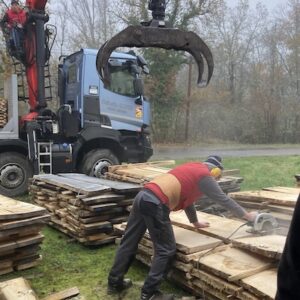 Lire la suite à propos de l’article Arrivée du bois chez Randoline