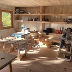 Lire la suite à propos de l’article Atelier cuir, installation des machines