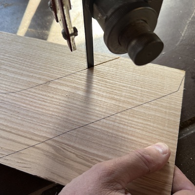 Le découpage à la scie à ruban